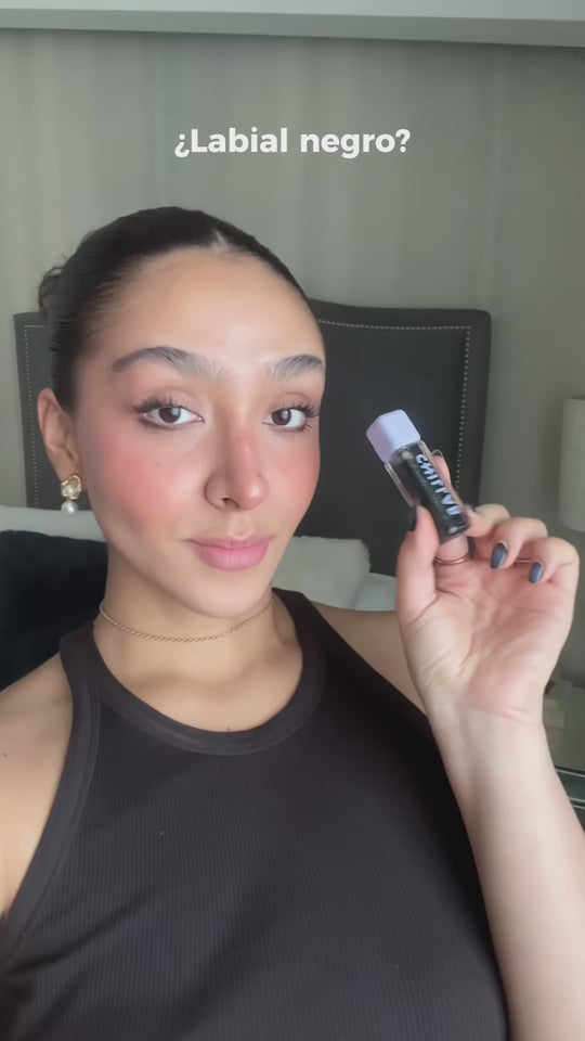 Magic Black Plumping Lip Oil